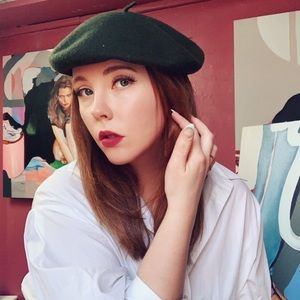 Meet your Posher, Annie